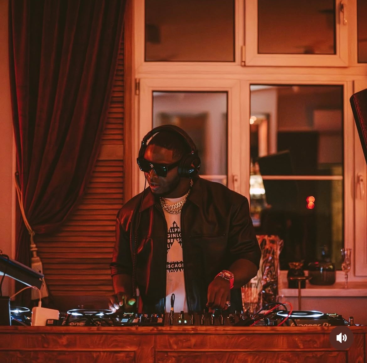 DJ on stage